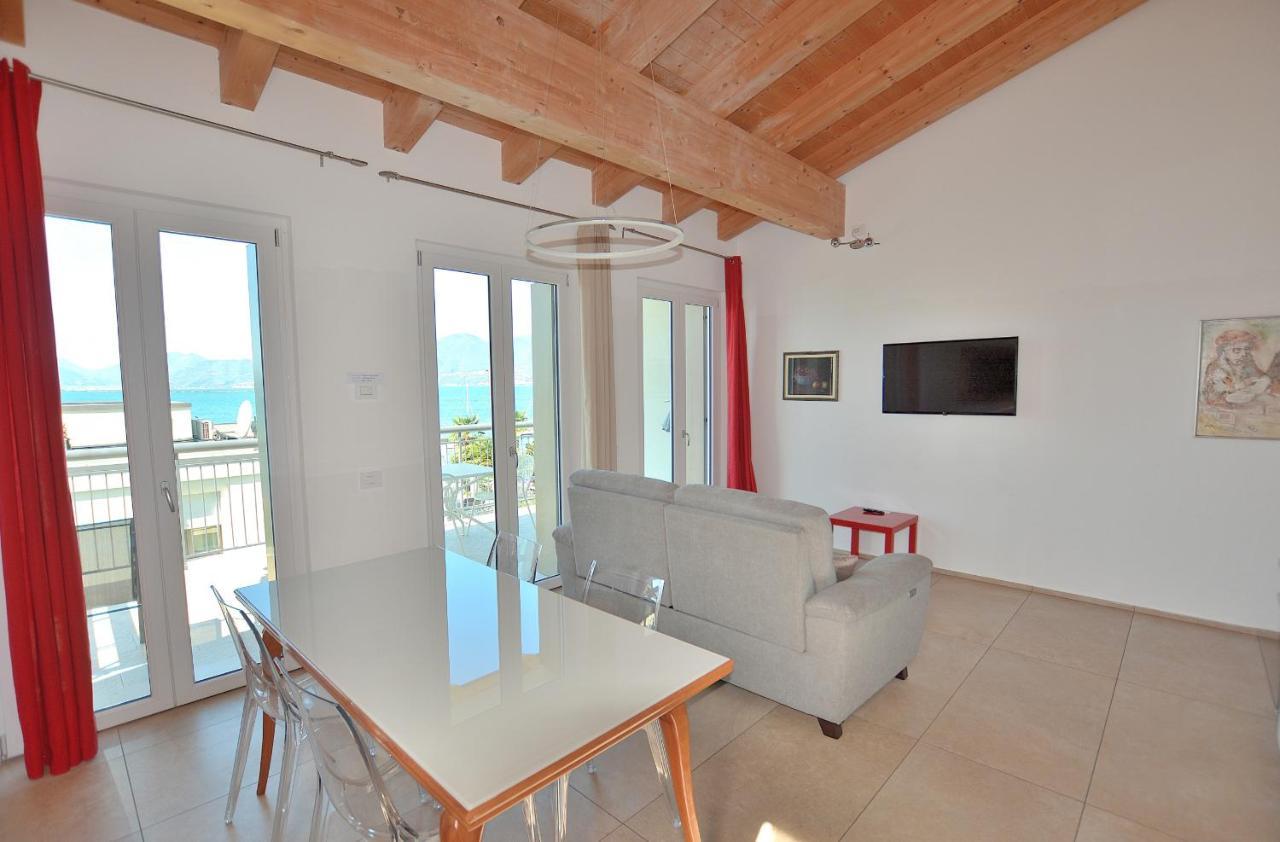 South Apartment With Pool Torri del Benaco Kültér fotó