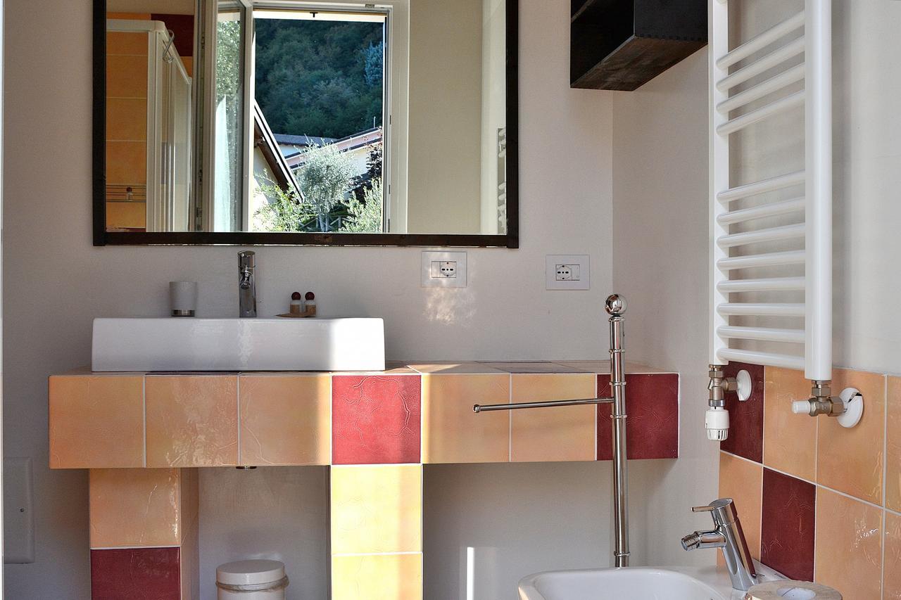 South Apartment With Pool Torri del Benaco Kültér fotó